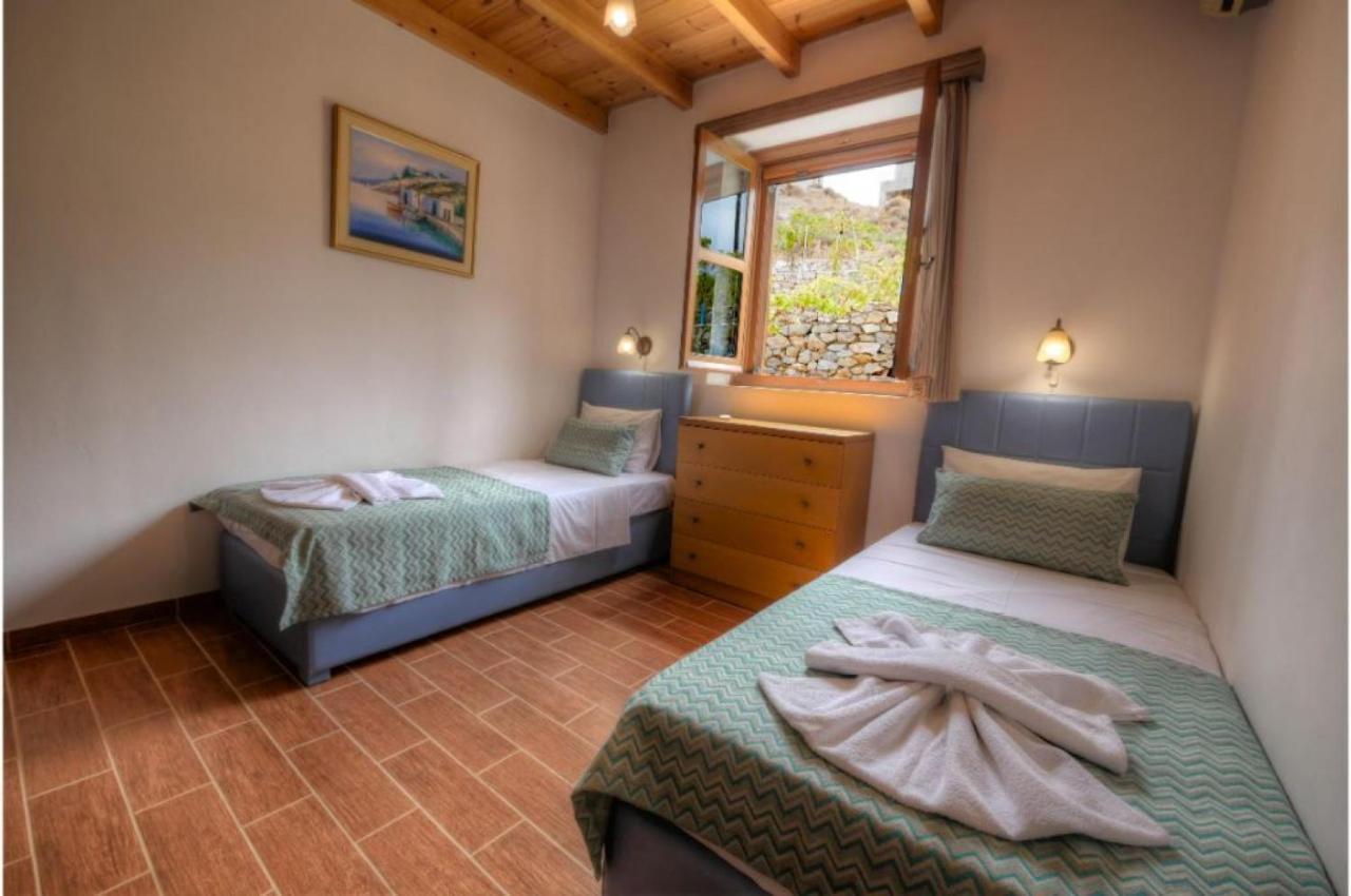 Stone Villa I In Petres Petres  Exterior photo