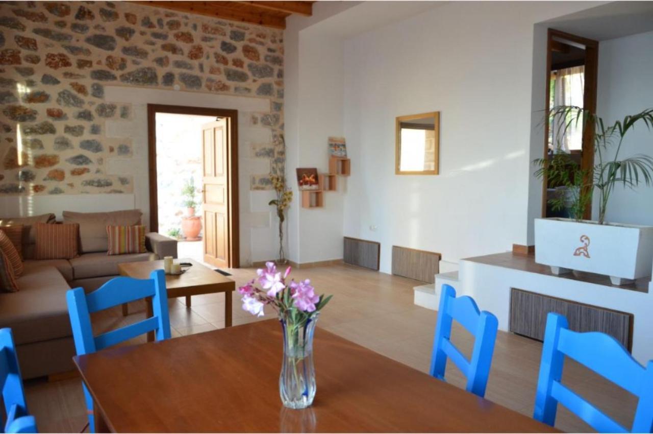 Stone Villa I In Petres Petres  Exterior photo