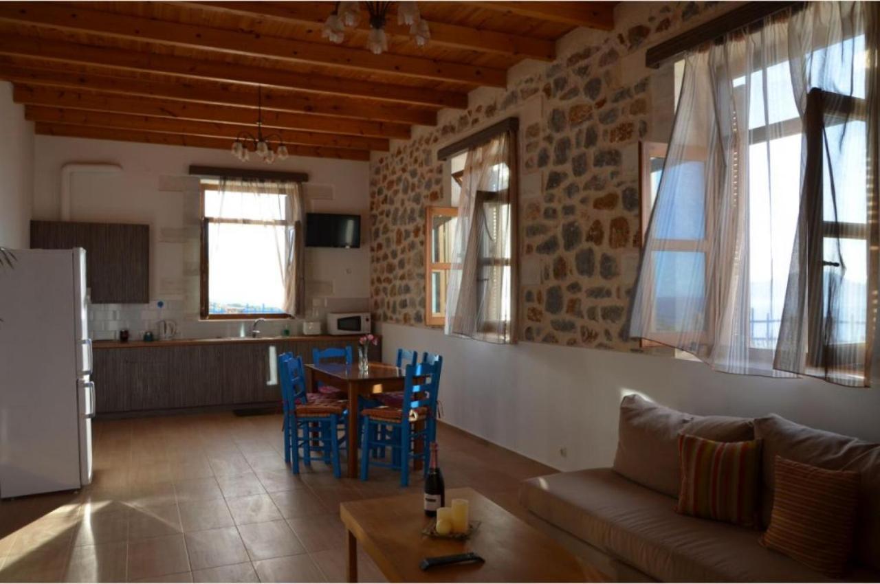Stone Villa I In Petres Petres  Exterior photo